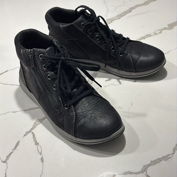 Clarks | Women's Breeze Glide Lace-Up Zip Cloudsteppers Sneakers Black Size 8.5 - Picture 1 of 14